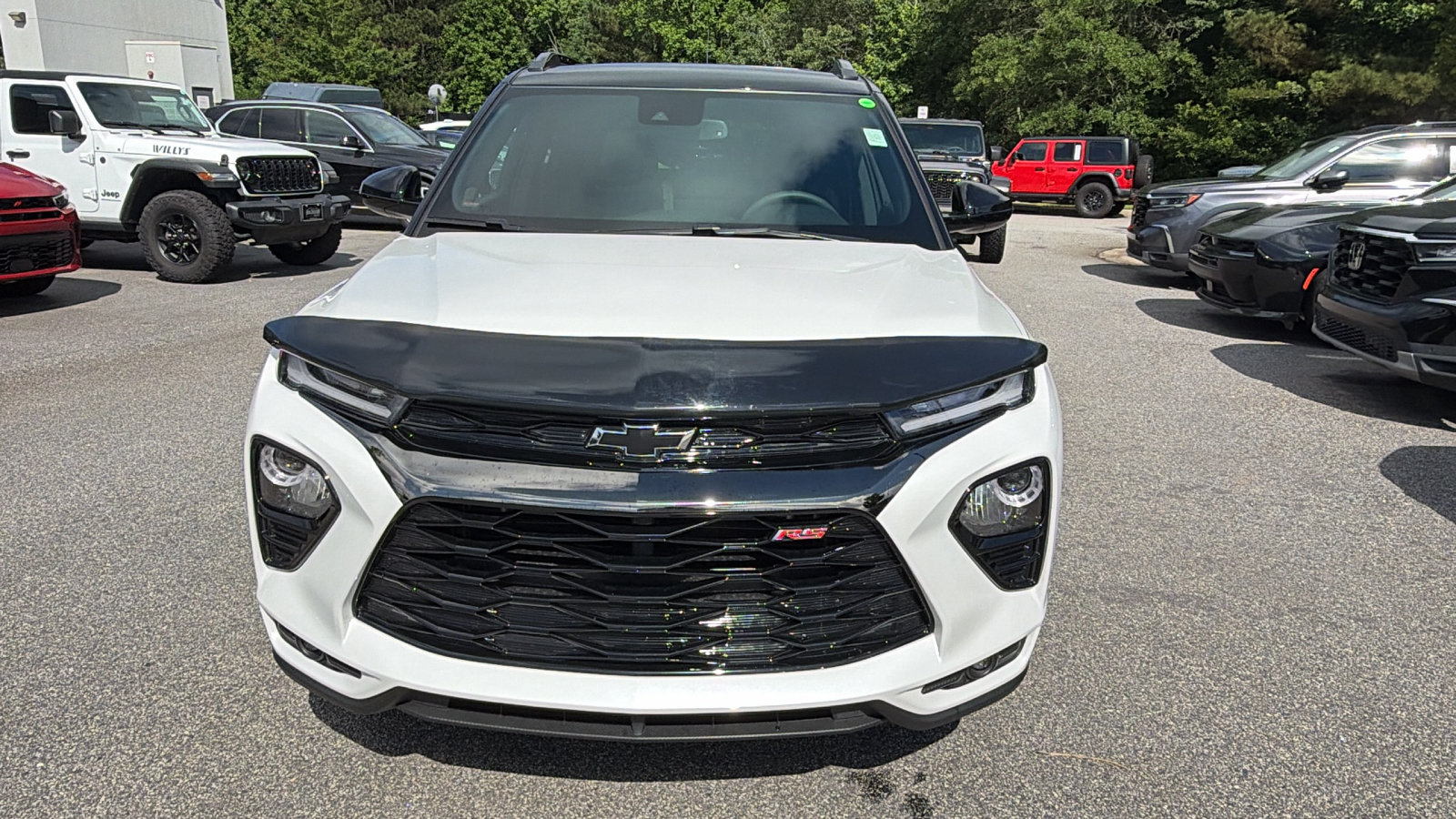 Used 2023 Chevrolet TrailBlazer RS w/ Sun and Liftgate Package FWD image 3