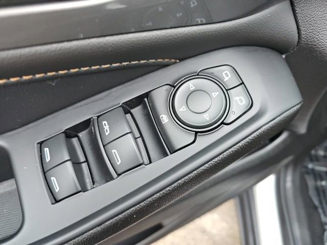 Used 2021 Chevrolet Traverse LT image 37