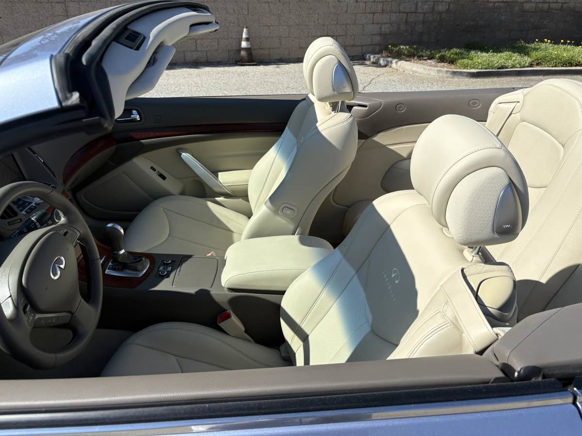 Used 2009 INFINITI G37 Sport w/ Premium Pkg image 42