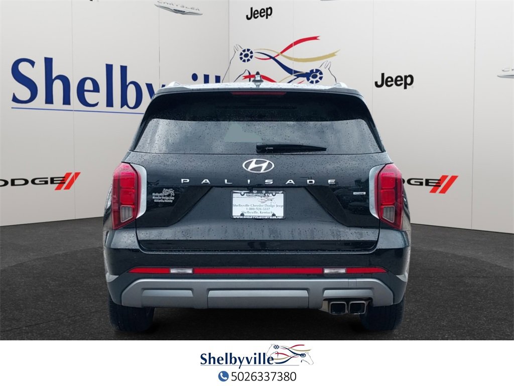 Used 2024 Hyundai Palisade Limited image 3