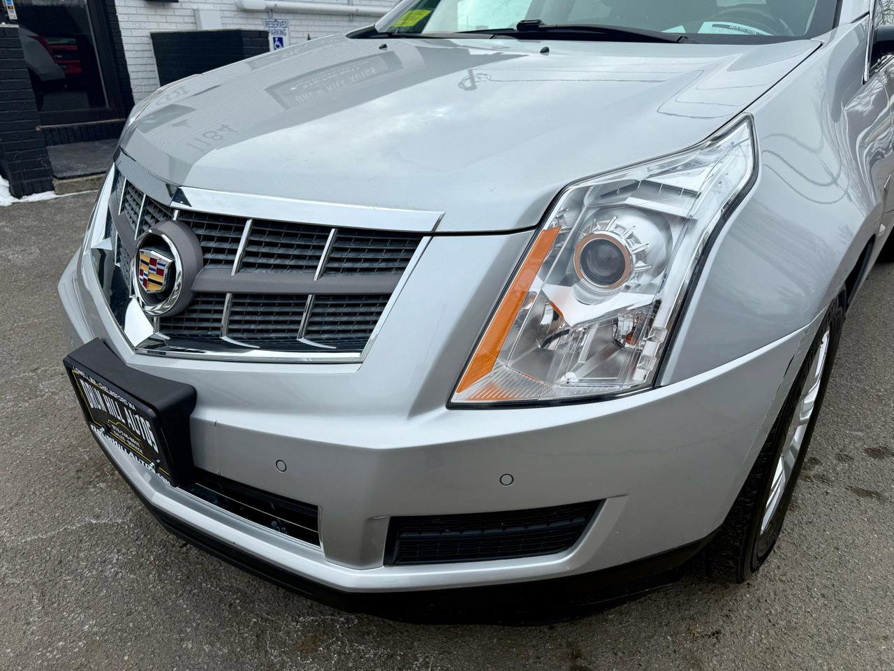 Used 2011 Cadillac SRX Luxury AWD/4WD image 8