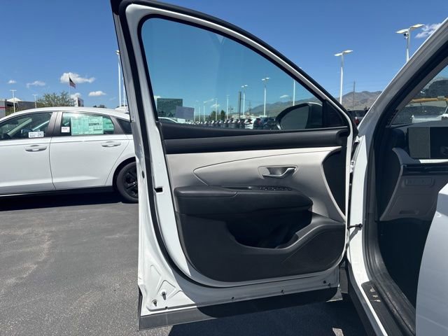 Used 2025 Hyundai Tucson SE AWD/4WD image 9