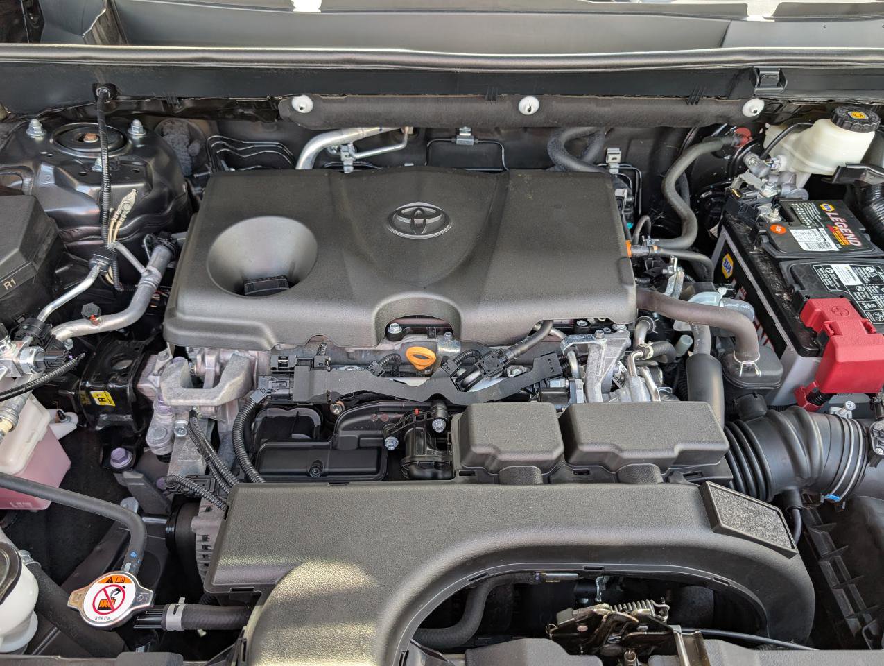 Used 2020 Toyota RAV4 XLE image 25