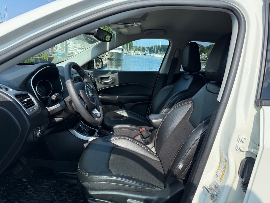 Certified 2021 Jeep Compass Latitude image 9