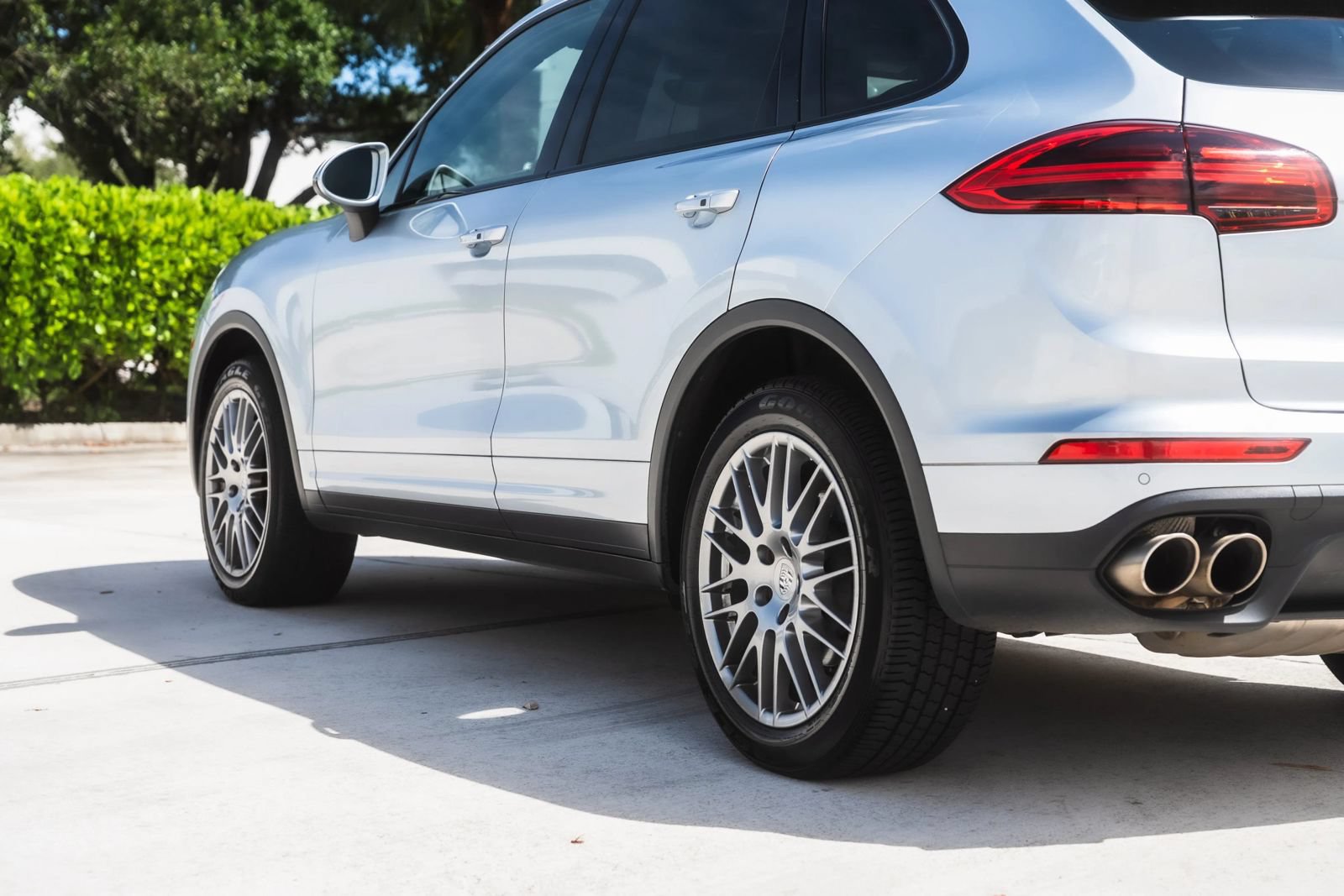 Used 2016 Porsche Cayenne S AWD/4WD image 9