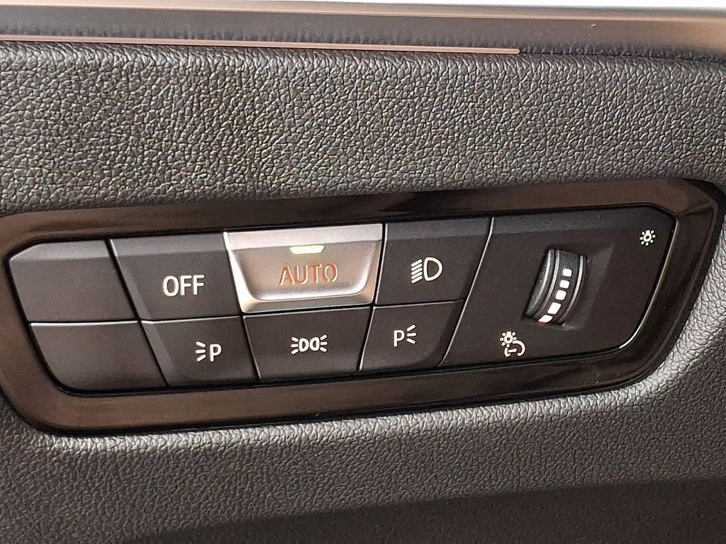 Used 2024 BMW M2 w/ Lighting Package image 25