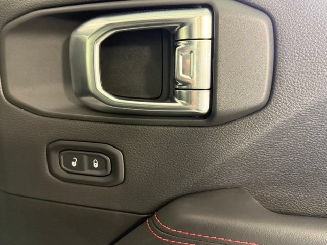 Used 2025 Jeep Gladiator Rubicon AWD/4WD image 30