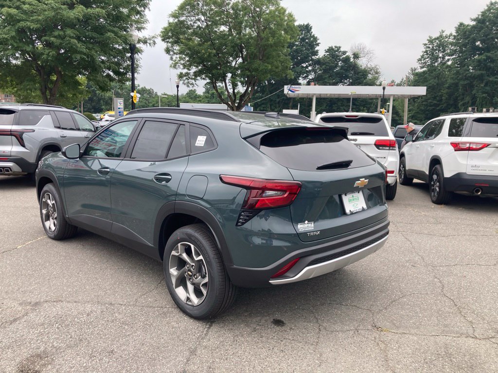 New 2026 Chevrolet Trax LT w/ LT Convenience Package FWD image 25
