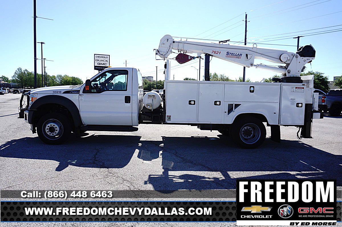 Used 2015 Ford F550 4x4 Regular Cab Super Duty image 4