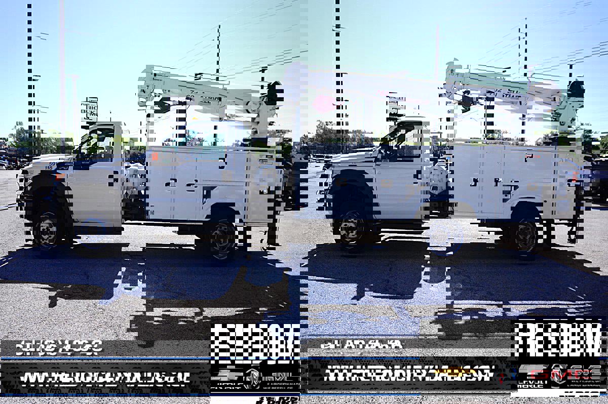 Used 2015 Ford F550 4x4 Regular Cab Super Duty image 4