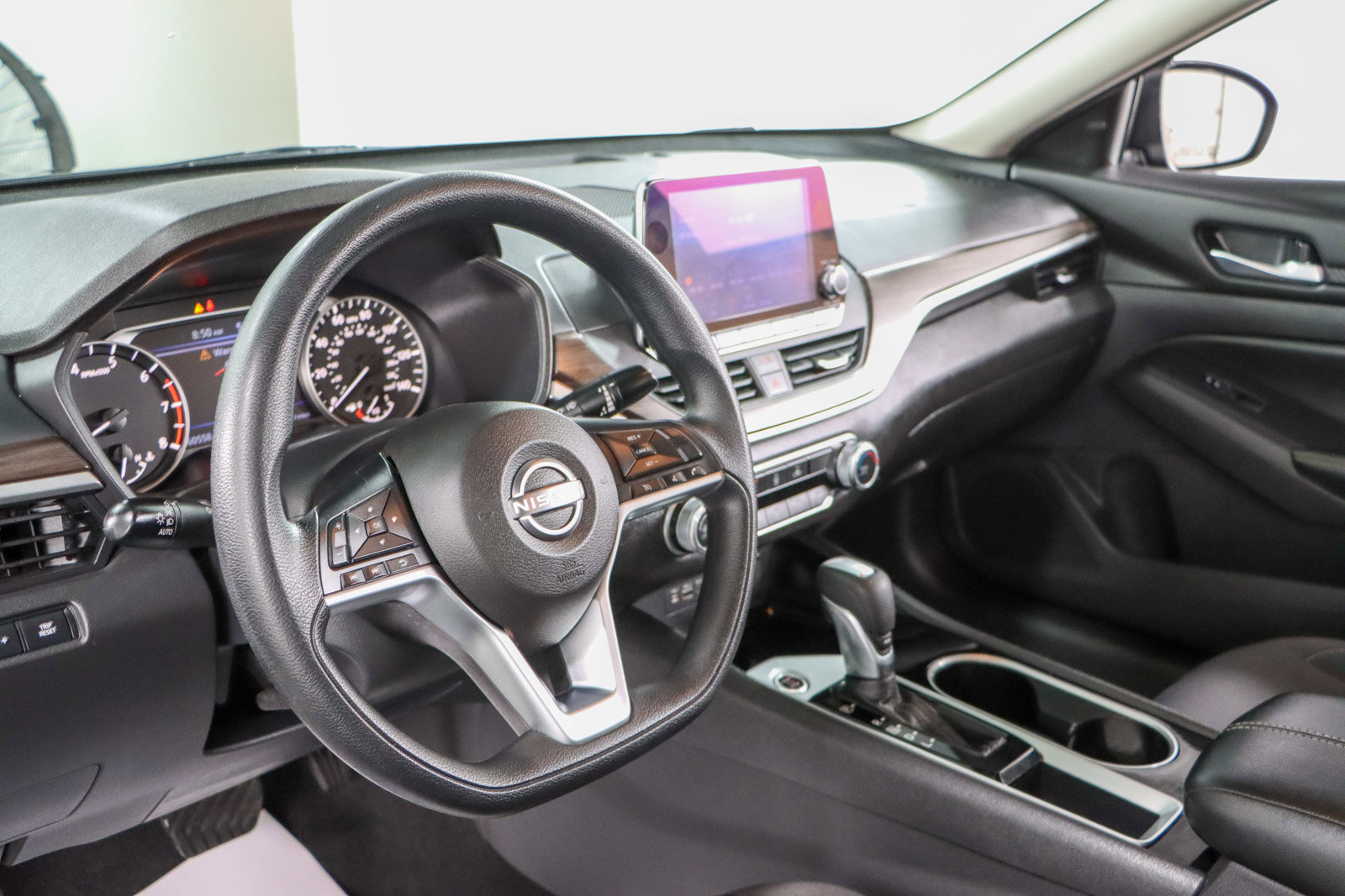 Used 2024 Nissan Altima 2.5 SV image 22