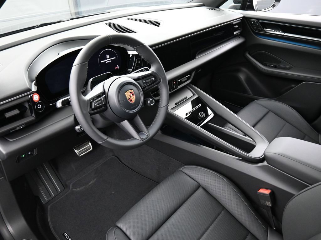 New 2026 Porsche Macan 4S Electric AWD/4WD image 4