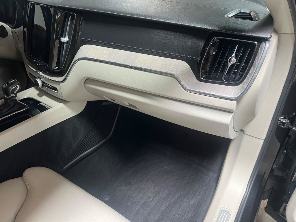 Used 2018 Volvo XC60 T6 Inscription w/ Vision Package AWD/4WD image 22