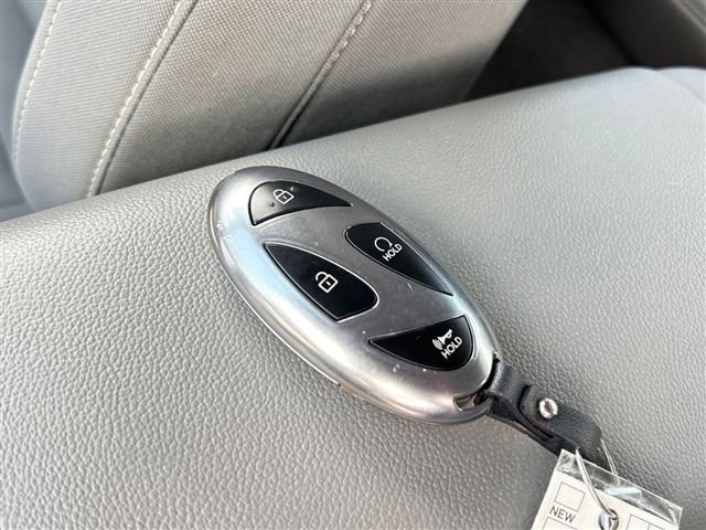Used 2025 Hyundai Elantra Sport FWD image 30