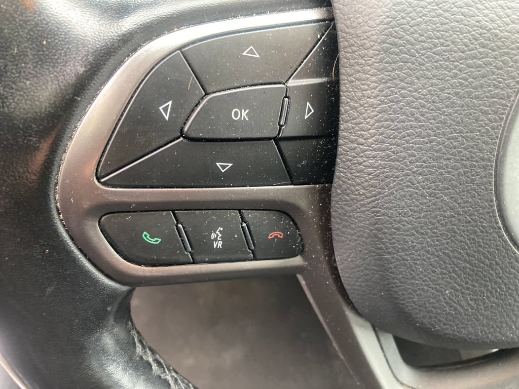 Used 2020 Jeep Cherokee Limited AWD/4WD image 36