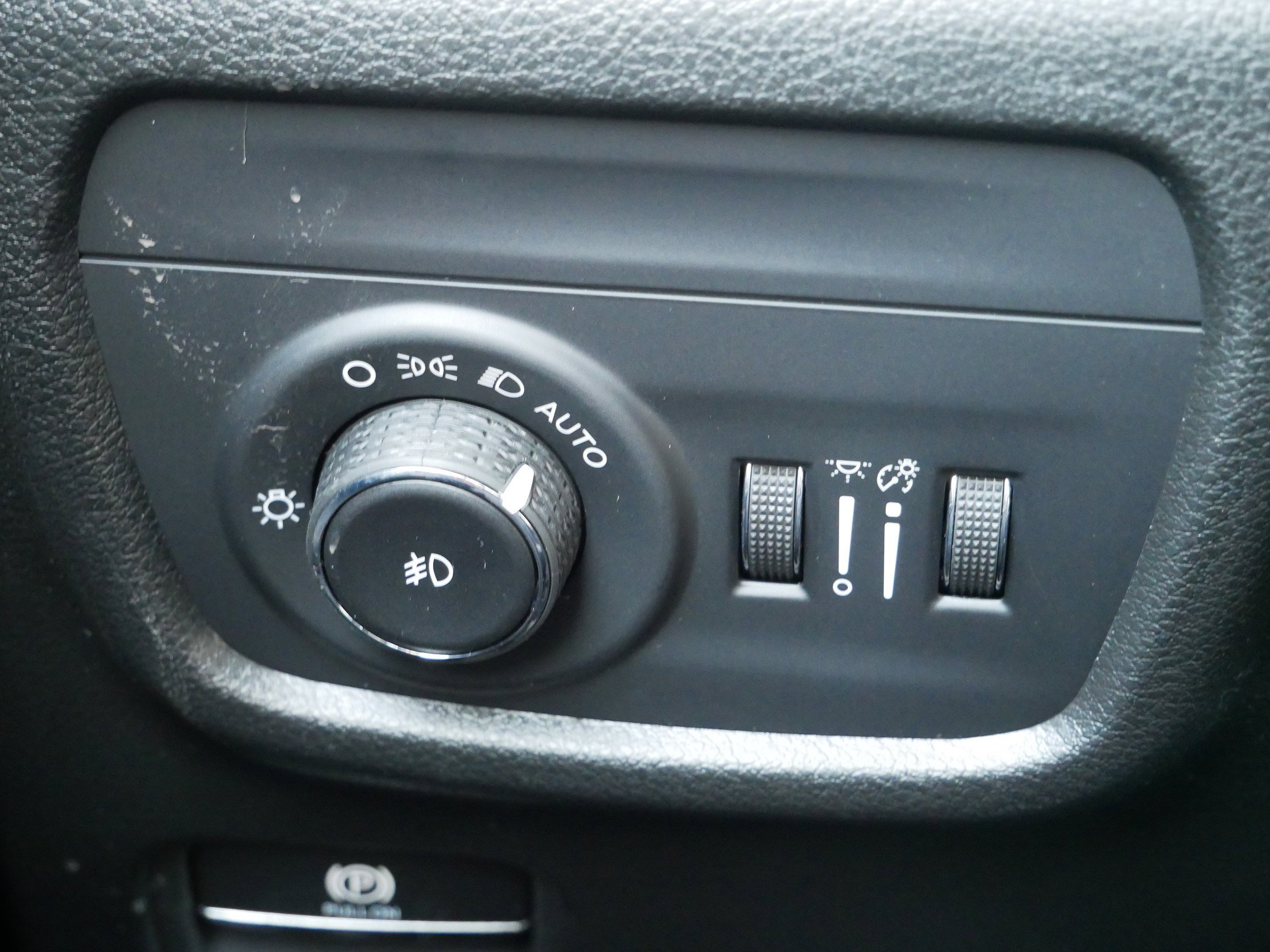 New 2025 Jeep Grand Cherokee L Limited image 18