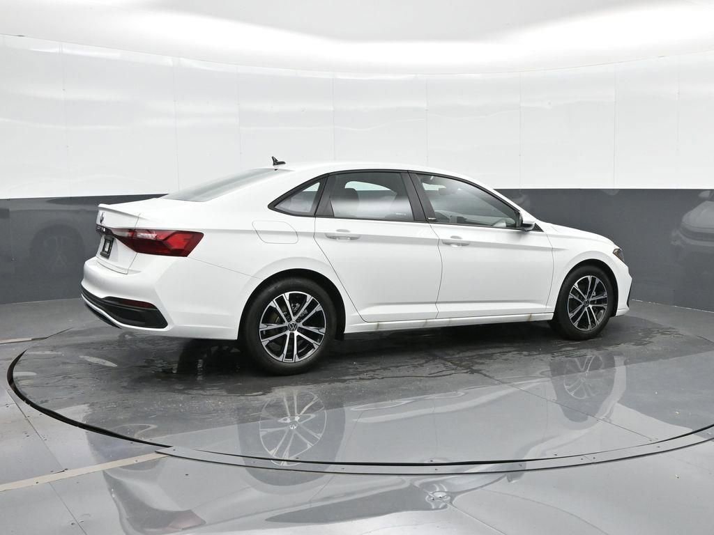 New 2026 Volkswagen Jetta Sport FWD image 4