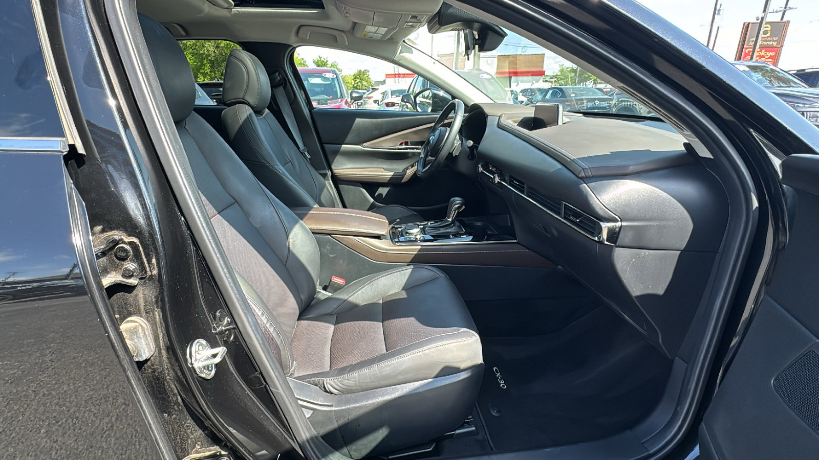 Used 2023 MAZDA CX-30 AWD 2.5 S w/ Premium Package image 23