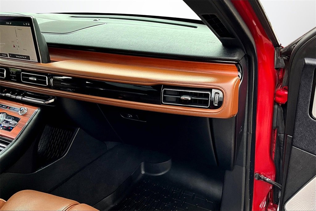 Used 2020 Lincoln Aviator Reserve w/ Equipment Group 202A image 24