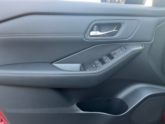 New 2025 Nissan Rogue SL AWD/4WD image 9