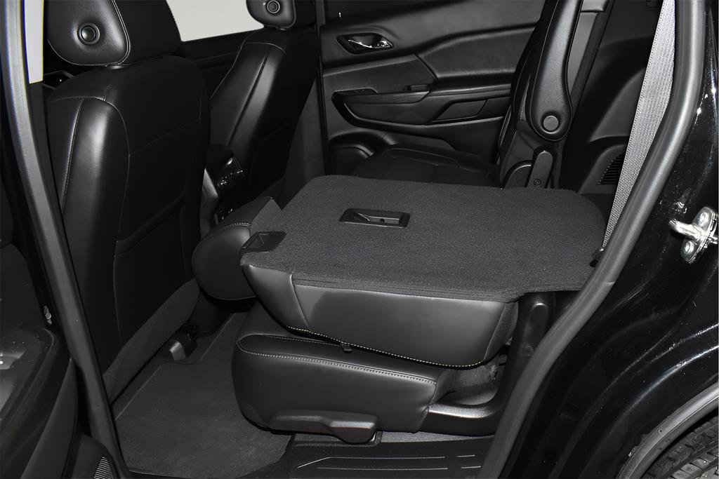 Used 2023 GMC Acadia SLT image 28