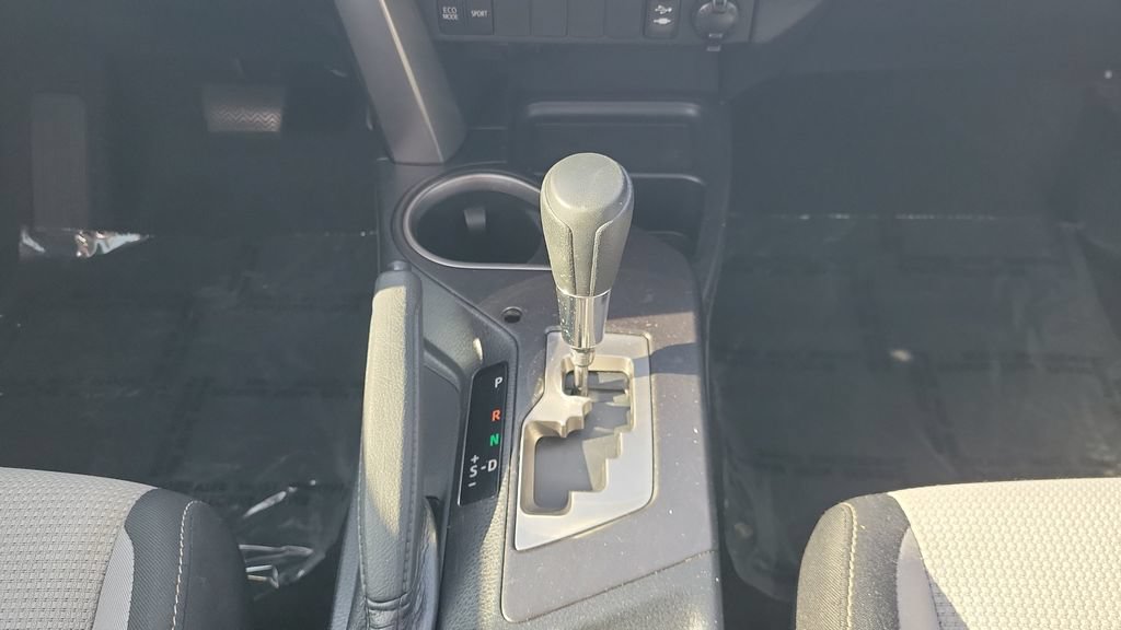 Used 2018 Toyota RAV4 XLE AWD/4WD image 15