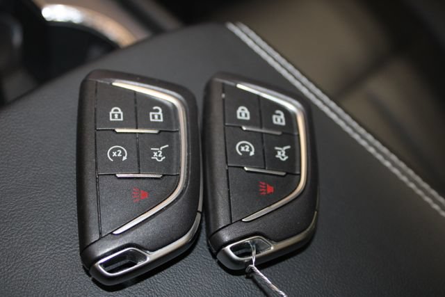 Certified 2026 Cadillac Vistiq Sport w/ LPO, Floor Liner Package AWD/4WD image 23