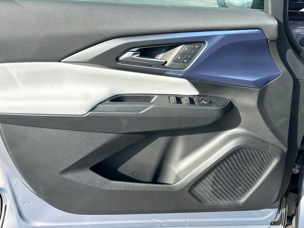 New 2026 Chevrolet Equinox EV LT image 13