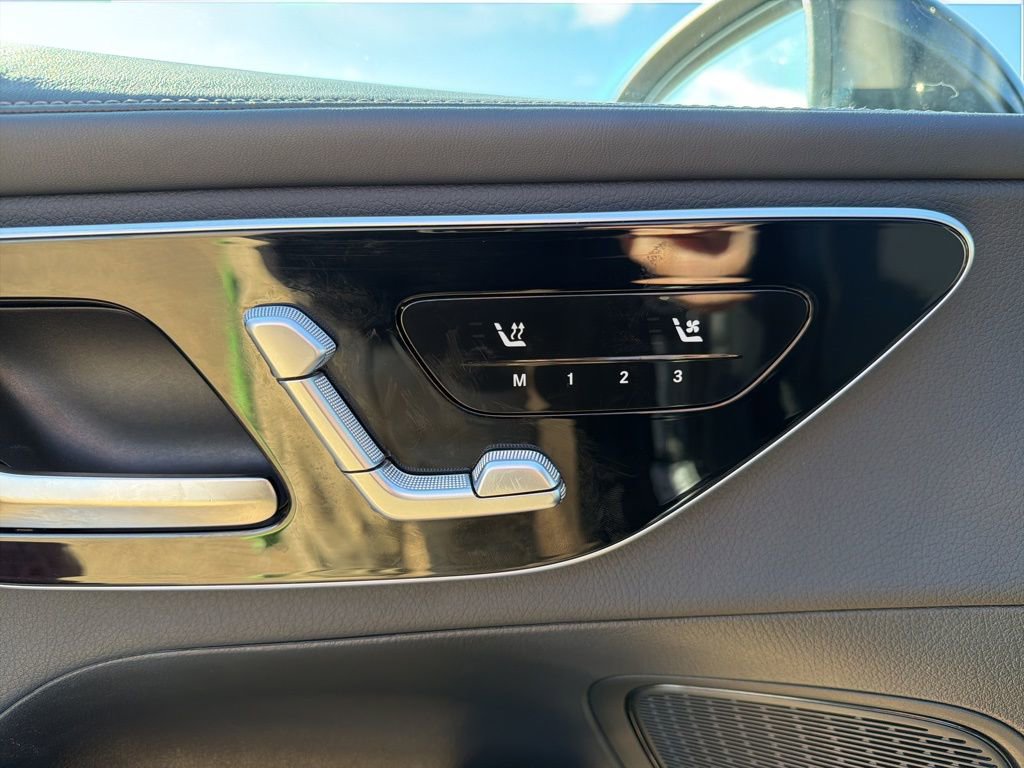 Used 2024 Mercedes-Benz GLC 300 4MATIC image 12