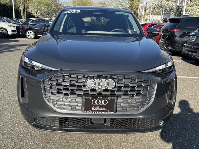 Used 2025 Audi Q5 Premium w/ Convenience Package AWD/4WD image 2