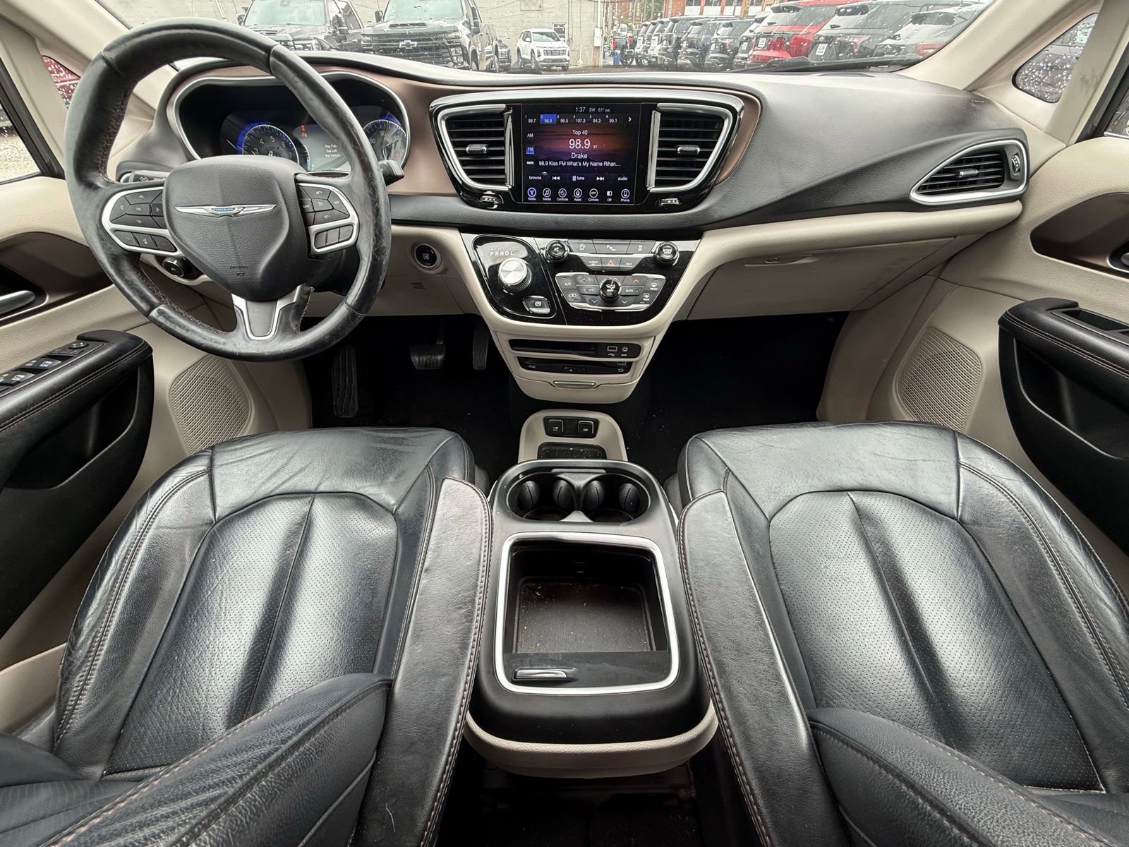 Used 2017 Chrysler Pacifica Touring-L Plus FWD image 17