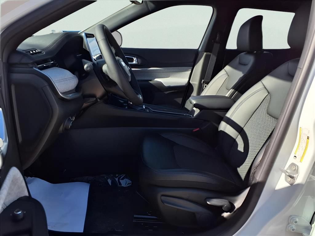 New 2026 Jeep Compass Latitude AWD/4WD image 9