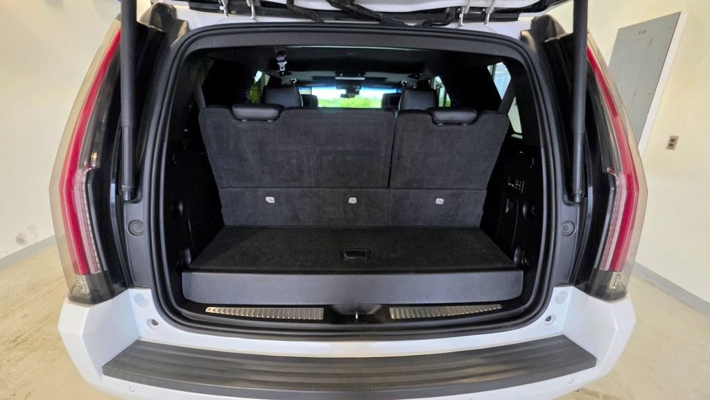 Used 2019 Cadillac Escalade Platinum AWD/4WD image 13