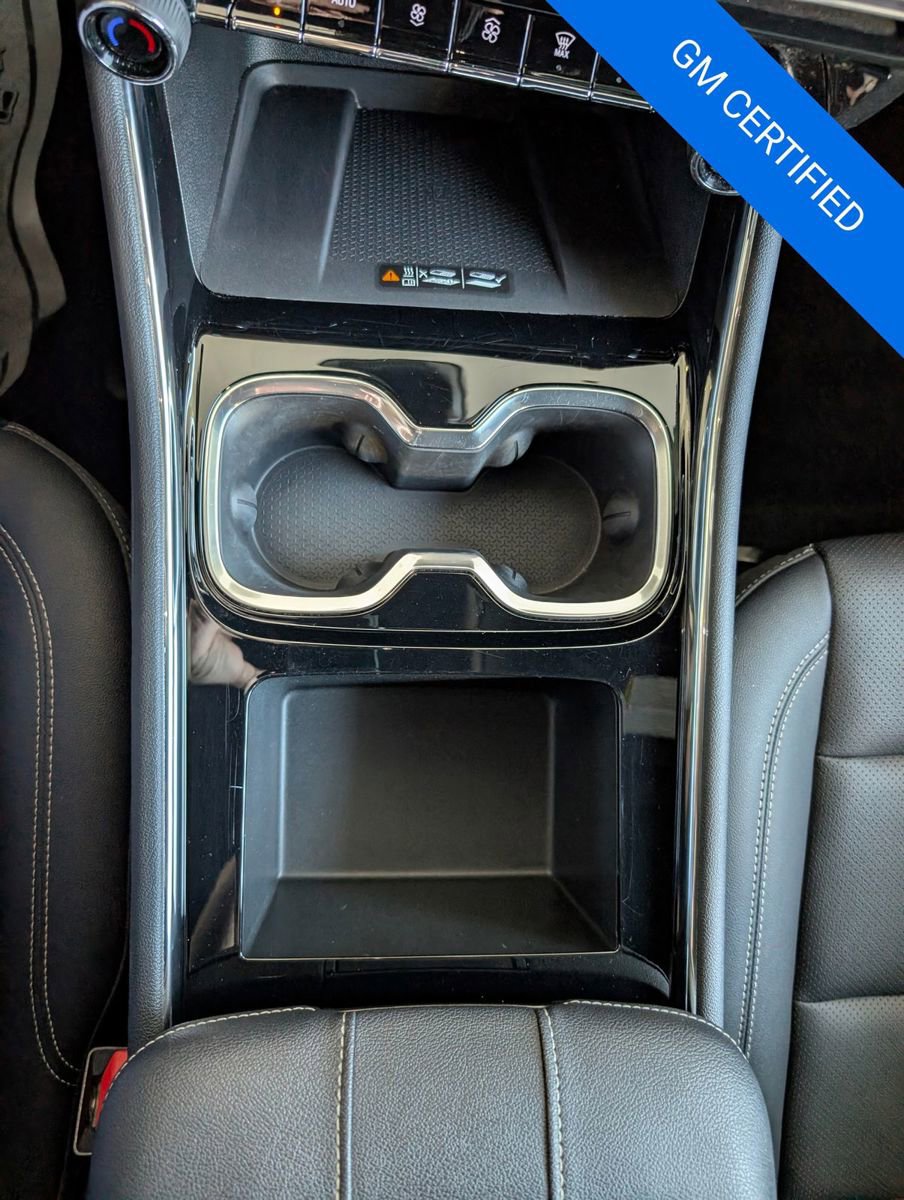 Used 2025 Chevrolet Traverse LT image 24