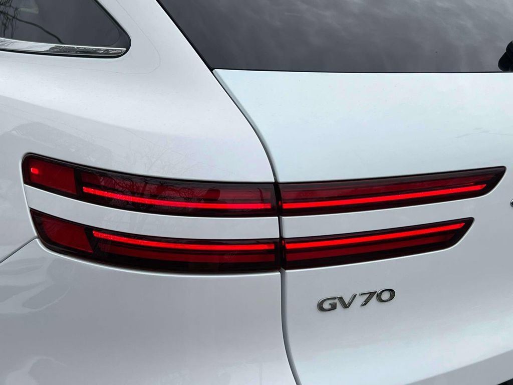 Certified 2023 Genesis GV70 2.5T Select w/ Select Package image 11