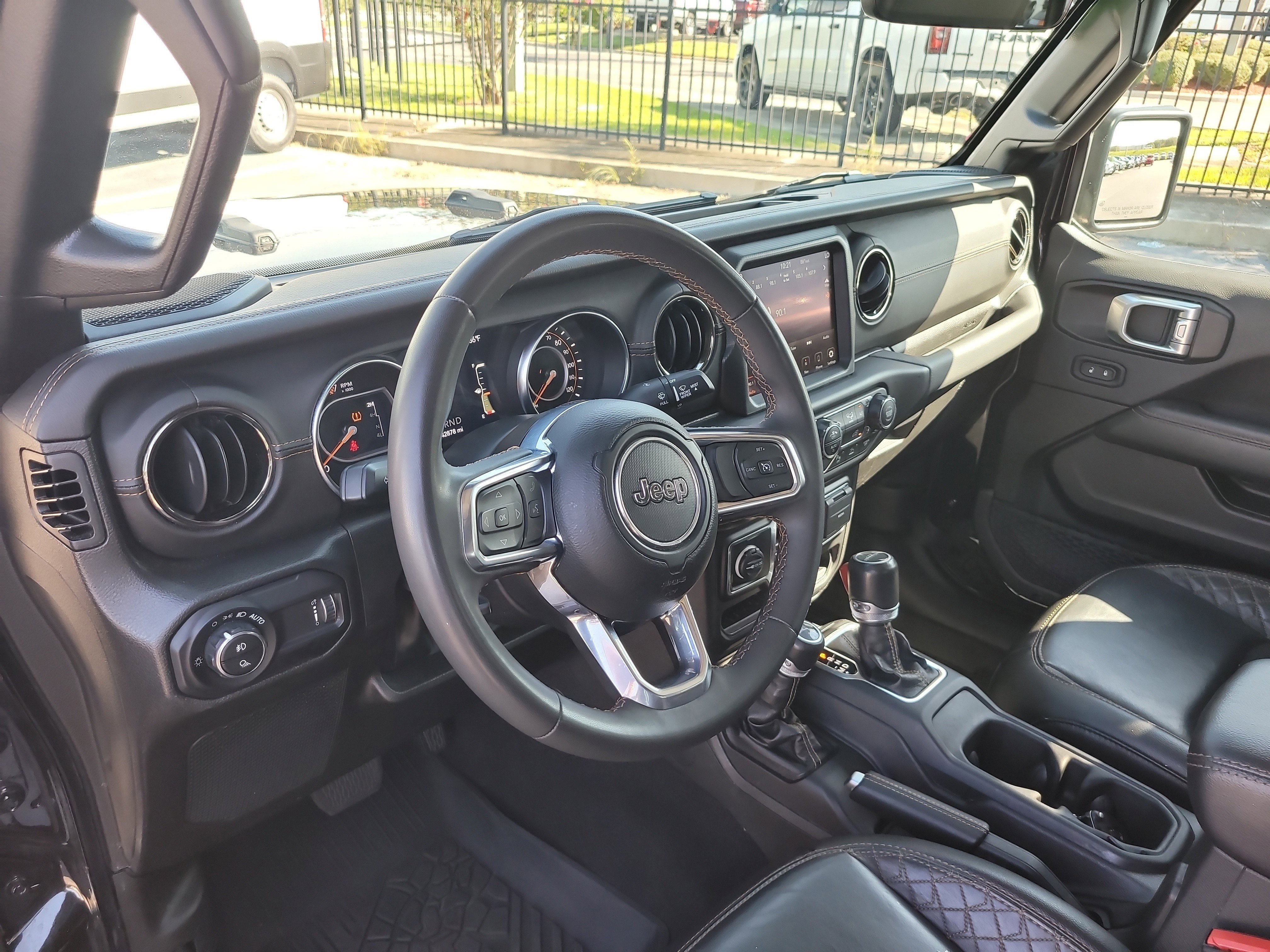 Used 2023 Jeep Gladiator Overland image 17