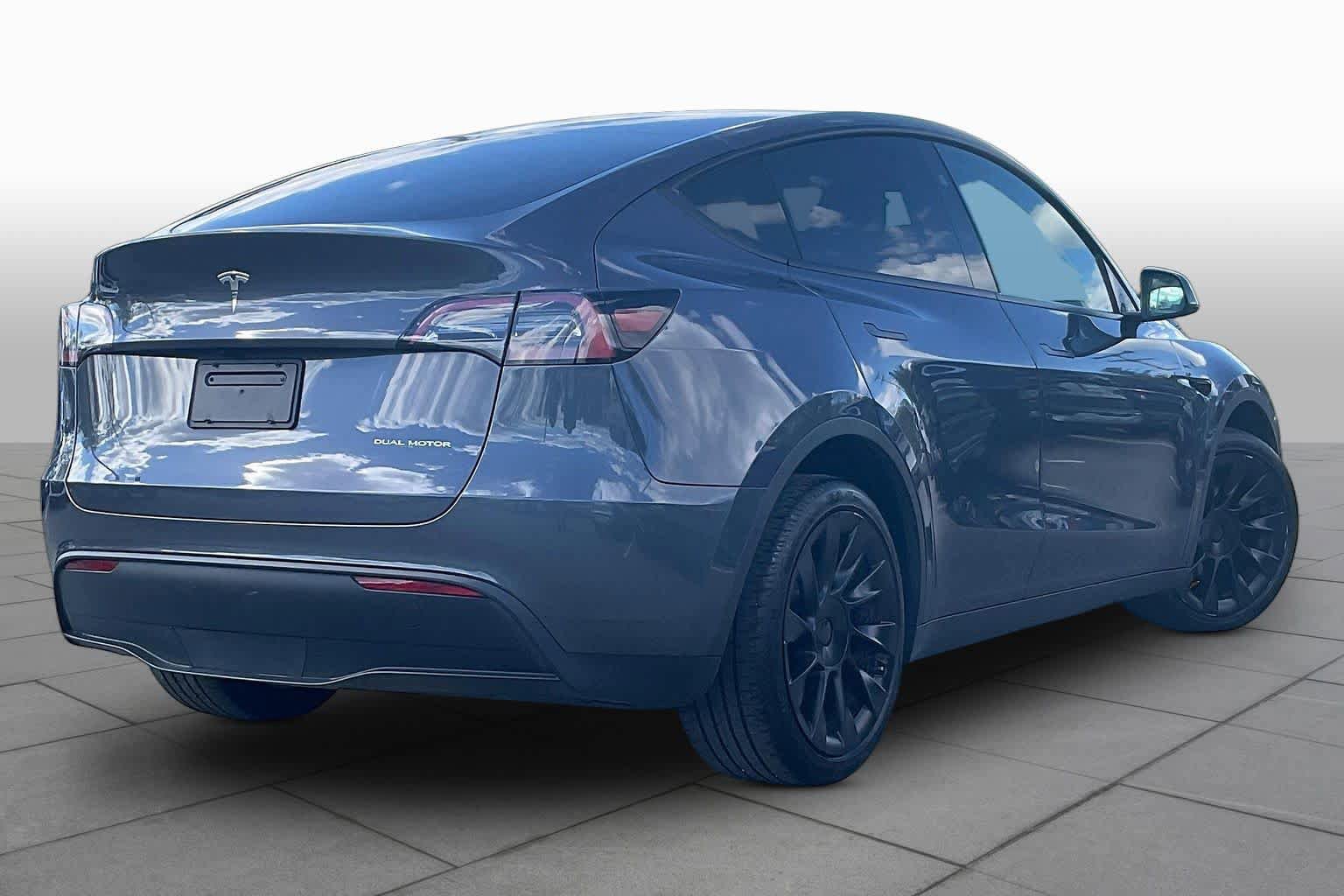 Used 2023 Tesla Model Y Long Range AWD/4WD image 12