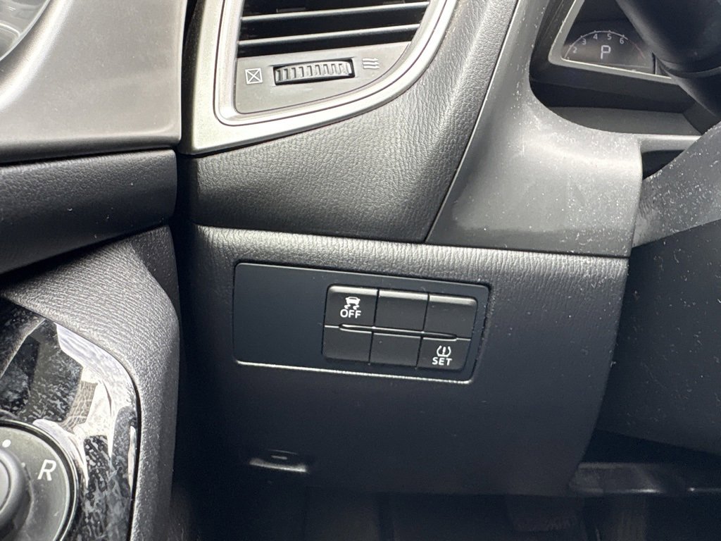 Used 2017 MAZDA MAZDA3 Sport w/ Preferred Equipment Package image 19