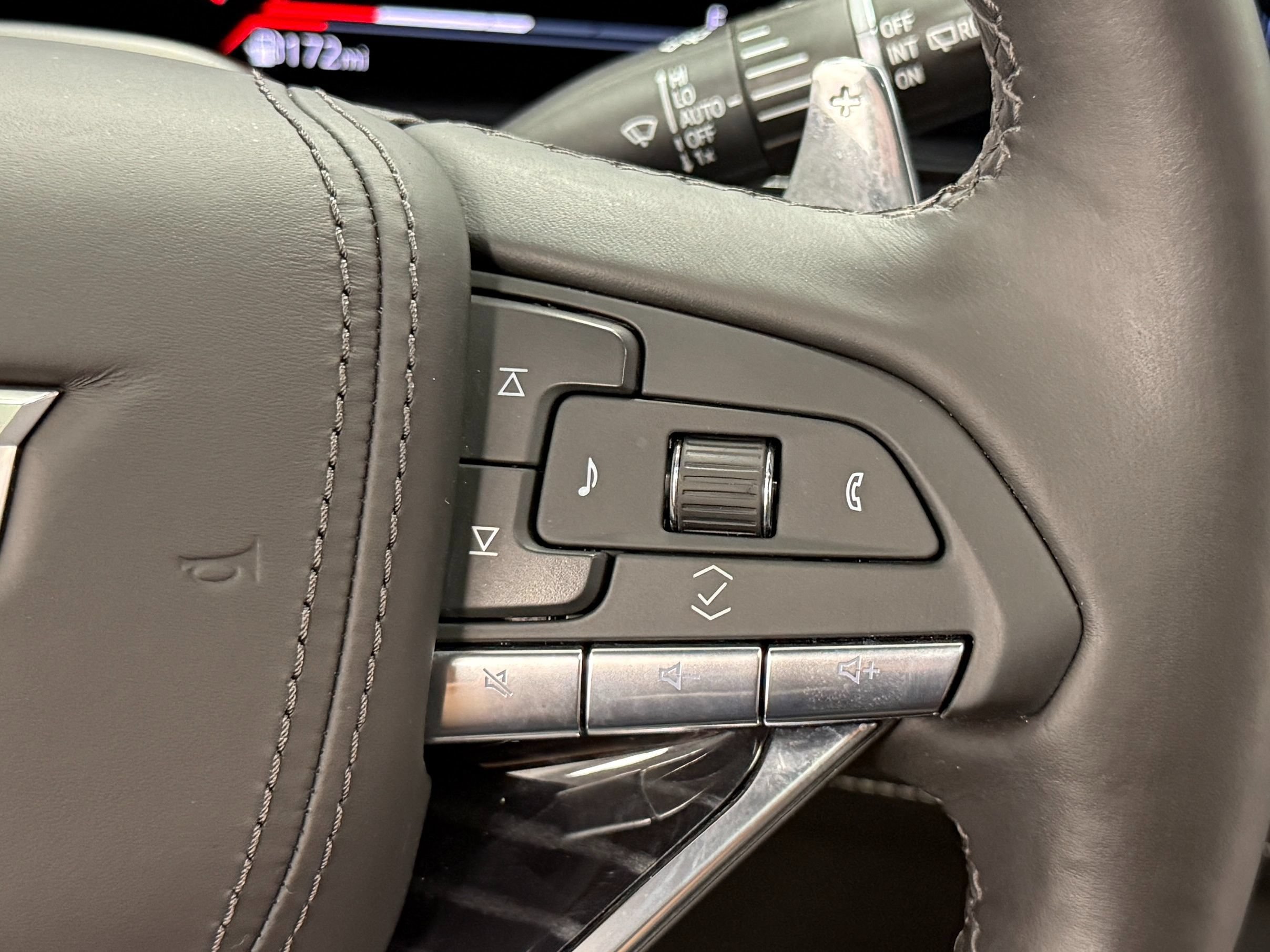 Used 2024 Cadillac Escalade V AWD/4WD image 25