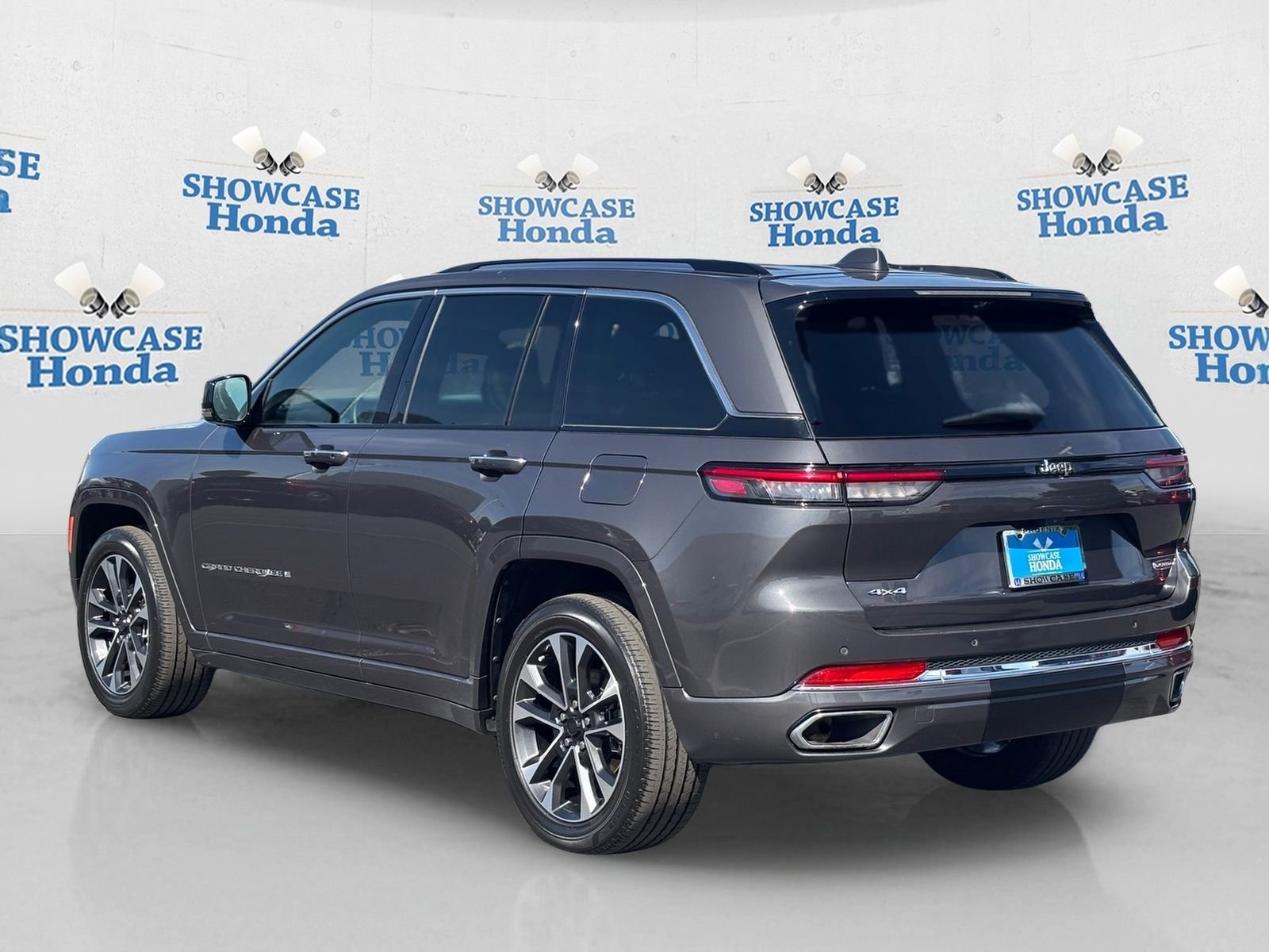 Used 2022 Jeep Grand Cherokee Overland w/ Luxury Tech Group IV image 5