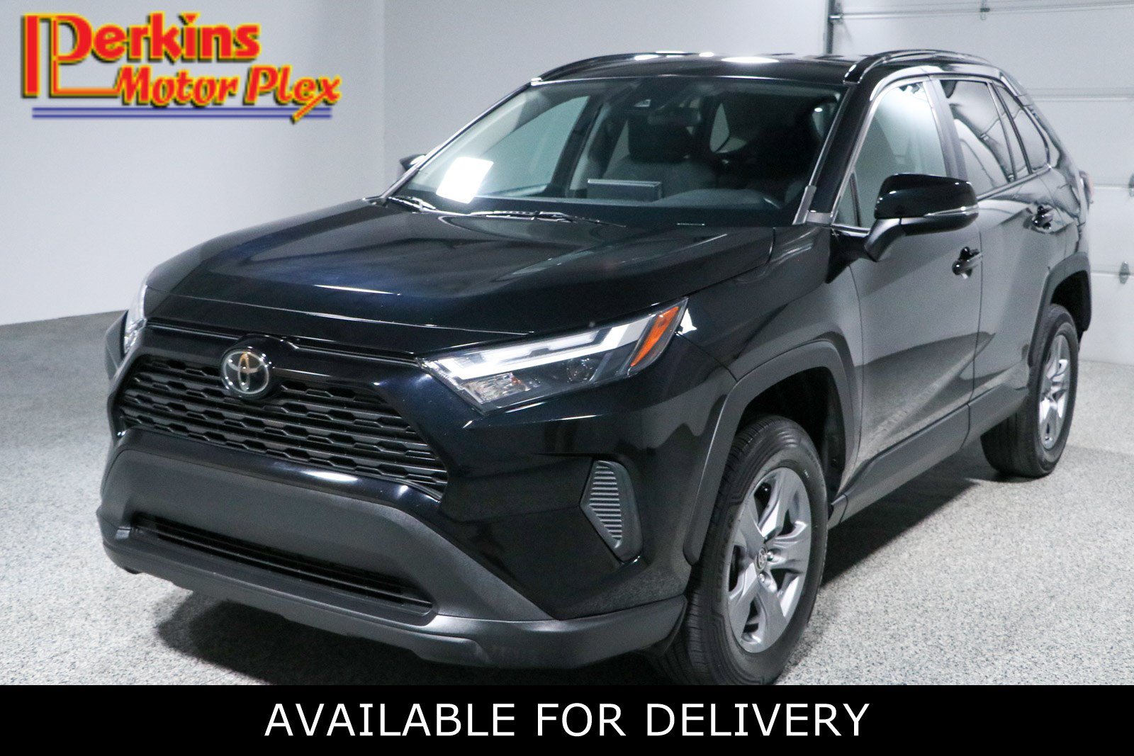 Used 2022 Toyota RAV4 XLE FWD image 1