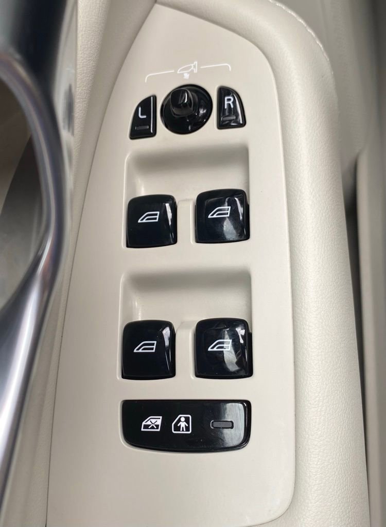 Used 2023 Volvo XC90 B6 Plus w/ Protection Package image 24