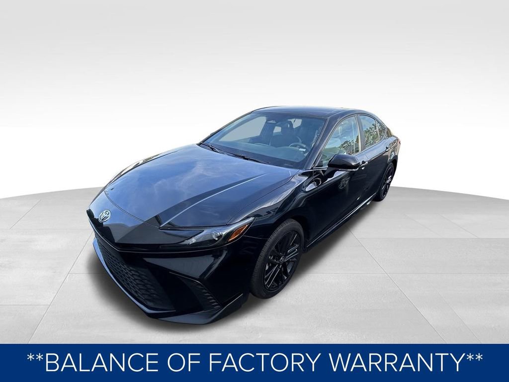 Used 2025 Toyota Camry SE image 9
