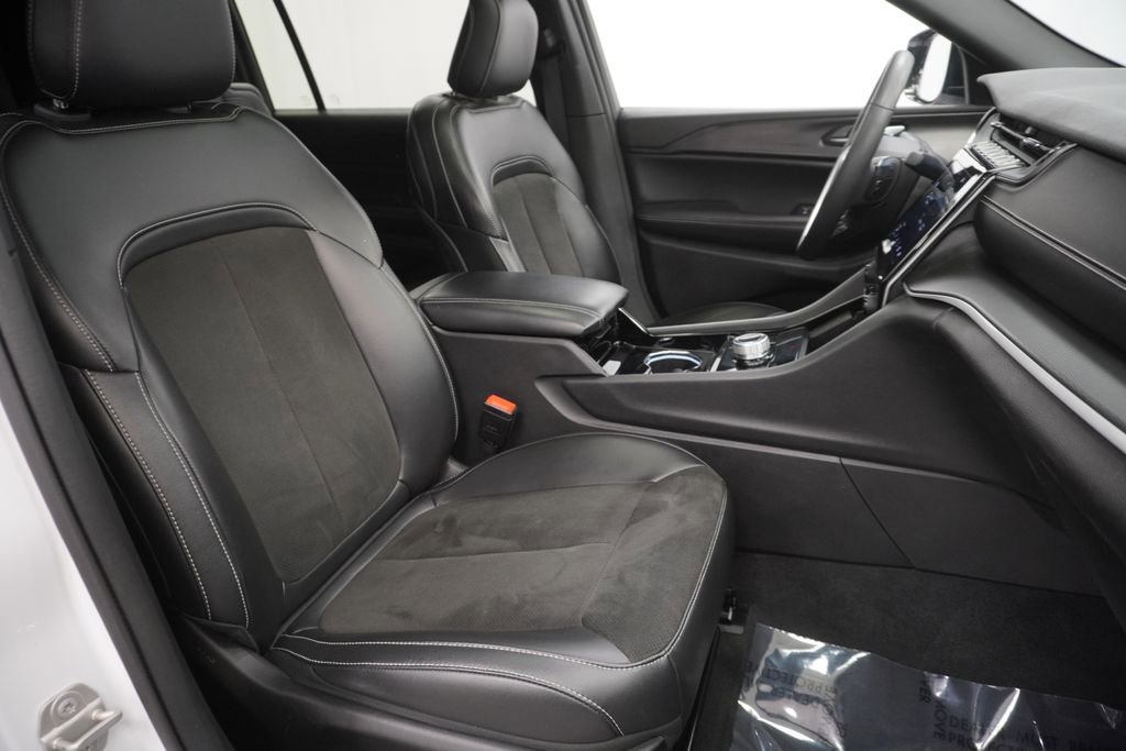 Certified 2023 Jeep Grand Cherokee L Laredo image 48