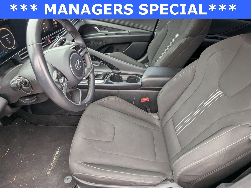 Used 2023 Hyundai Elantra SEL w/ Convenience Package image 15