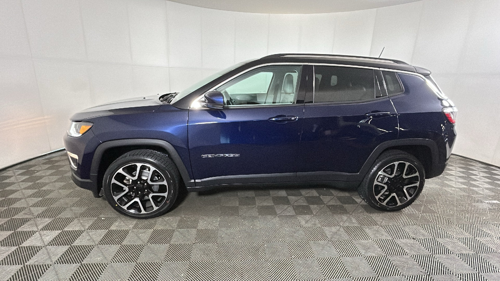 Used 2021 Jeep Compass Limited w/ Sun and Sound Group AWD/4WD image 7