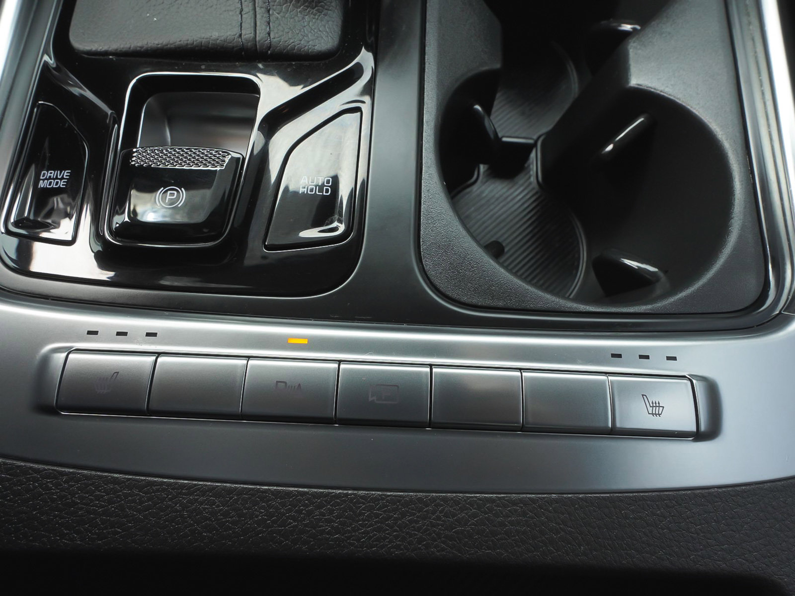 Used 2025 Kia Carnival EX FWD image 29