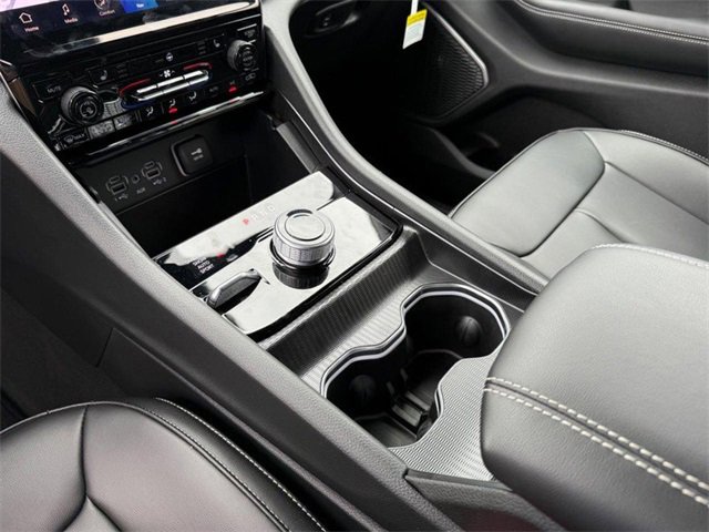 New 2025 Jeep Grand Cherokee L Limited w/ Black Appearance Package image 30