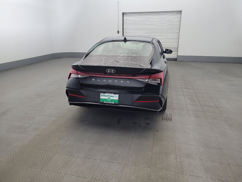 Used 2024 Hyundai Elantra SEL w/ Convenience Package FWD image 7