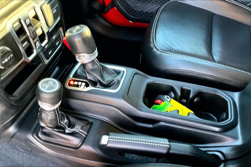 Used 2023 Jeep Wrangler Unlimited Sahara w/ Cold Weather Group image 16